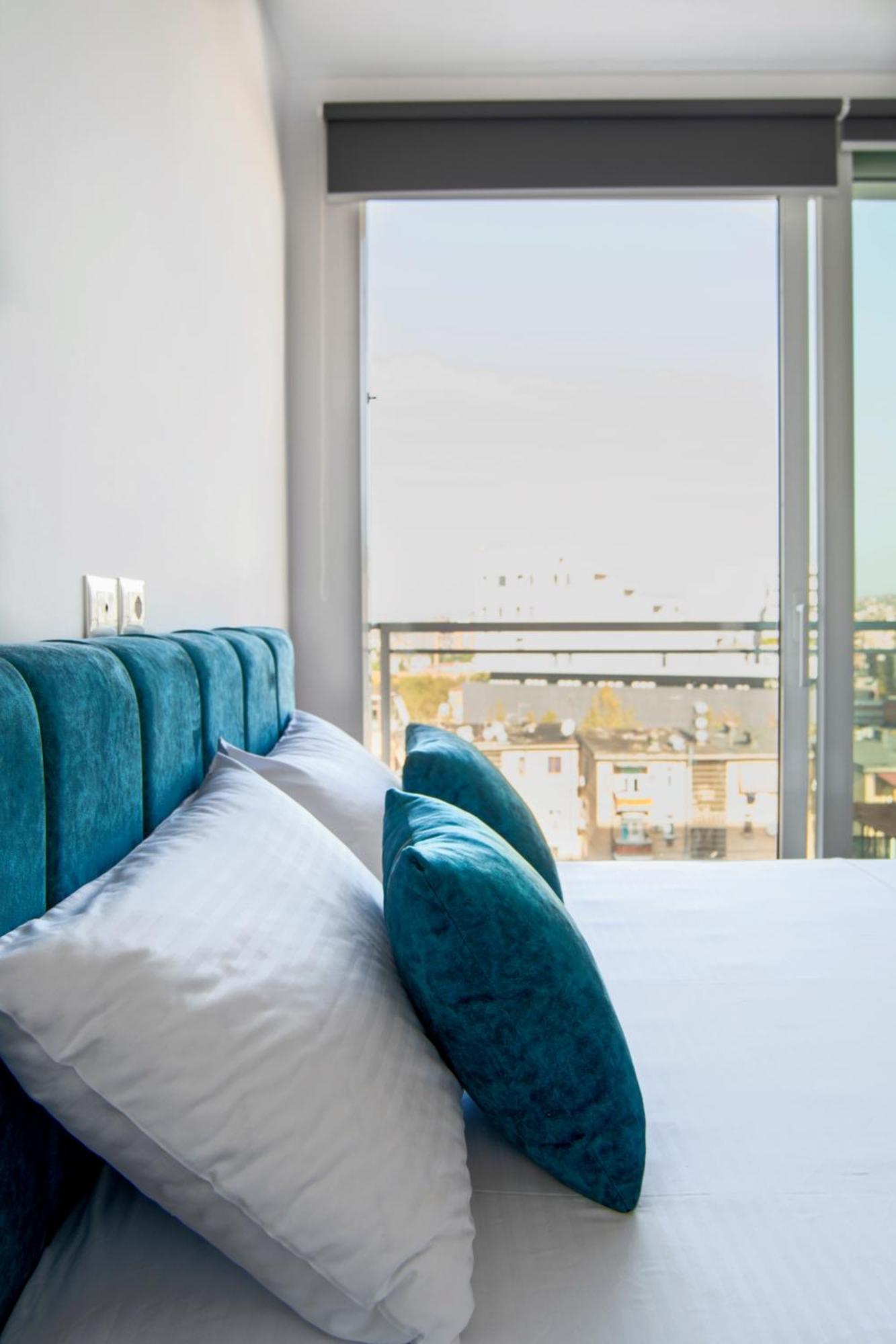Urban Serenity City Skyline View Apartment 1 Tirana Exterior photo