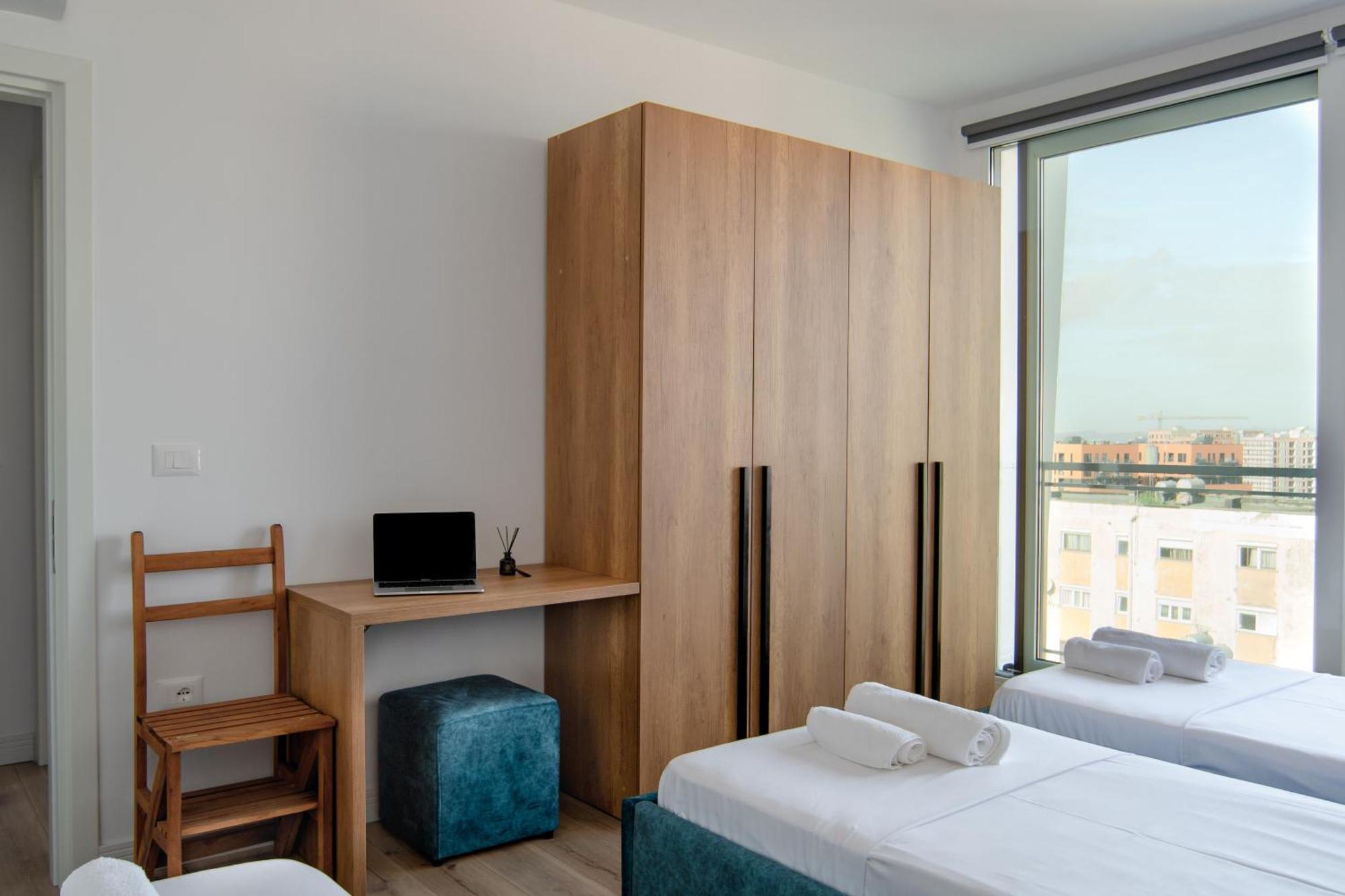 Urban Serenity City Skyline View Apartment 1 Tirana Exterior photo
